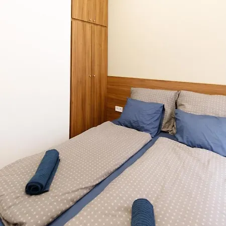 Daire Central City Apartment *